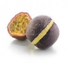 PASSION FRUITS RIPIENO DI GELATO